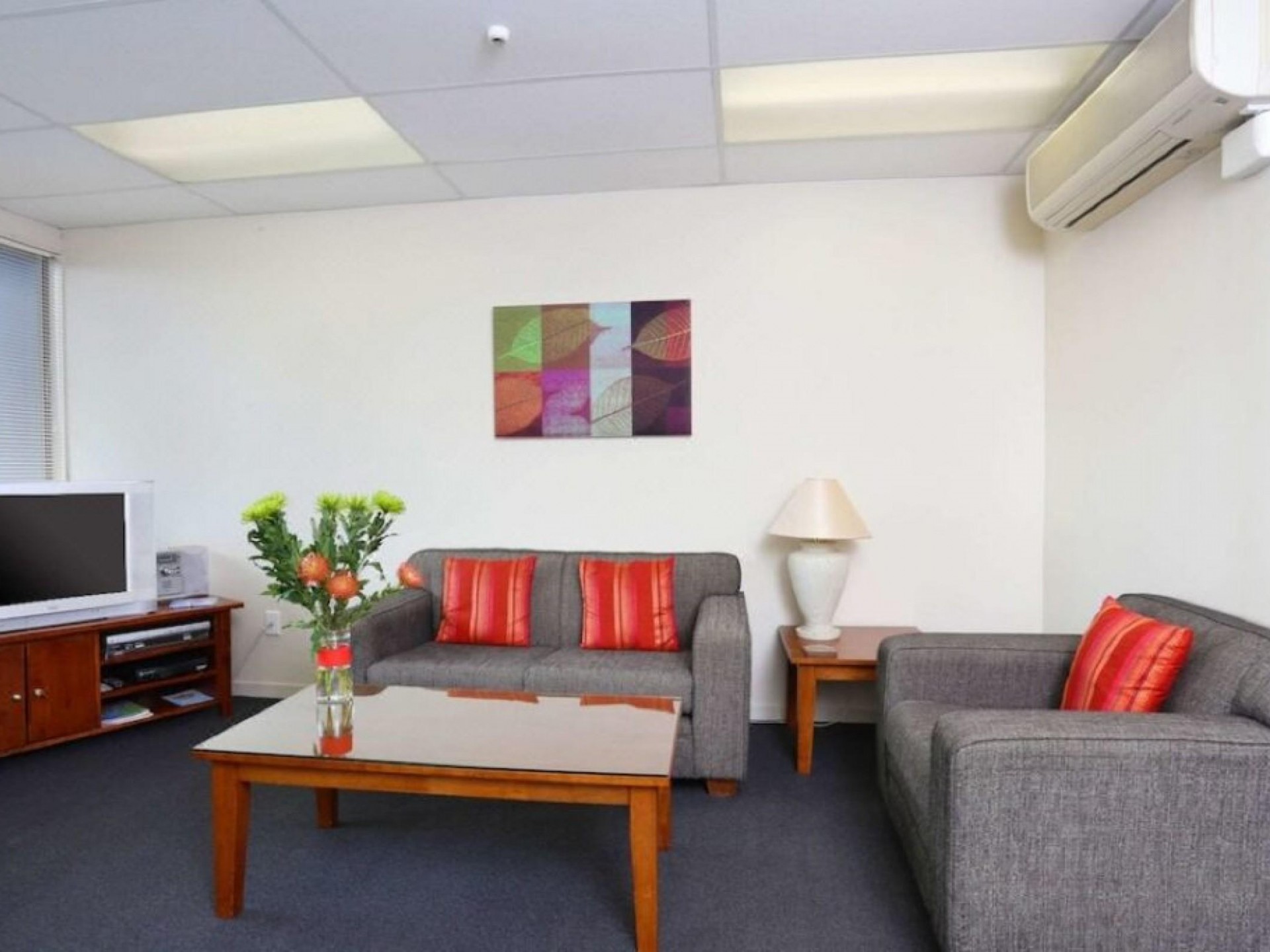 b5f15faf5d4ed165496281-l