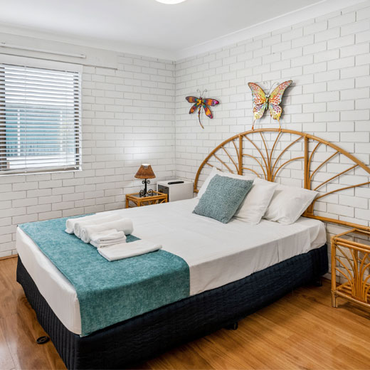 AP-EDM-RatWhite-Feb23-Image02