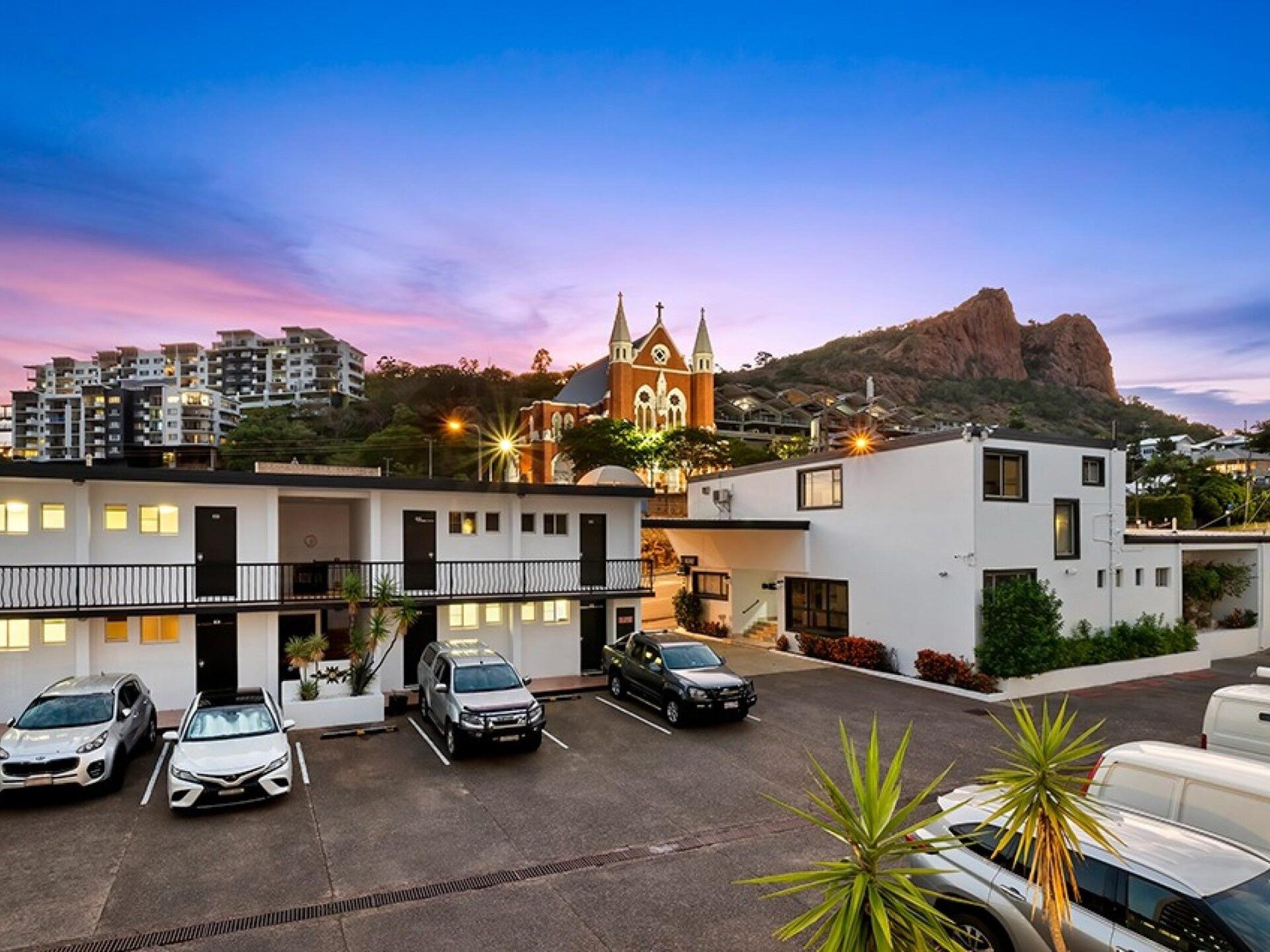 235877e375741bc756818a-l