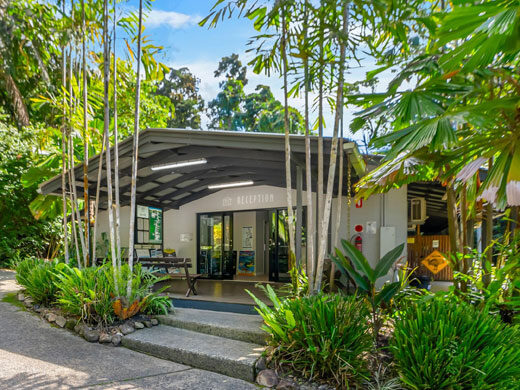 ap-oct25-featuredlisting-5