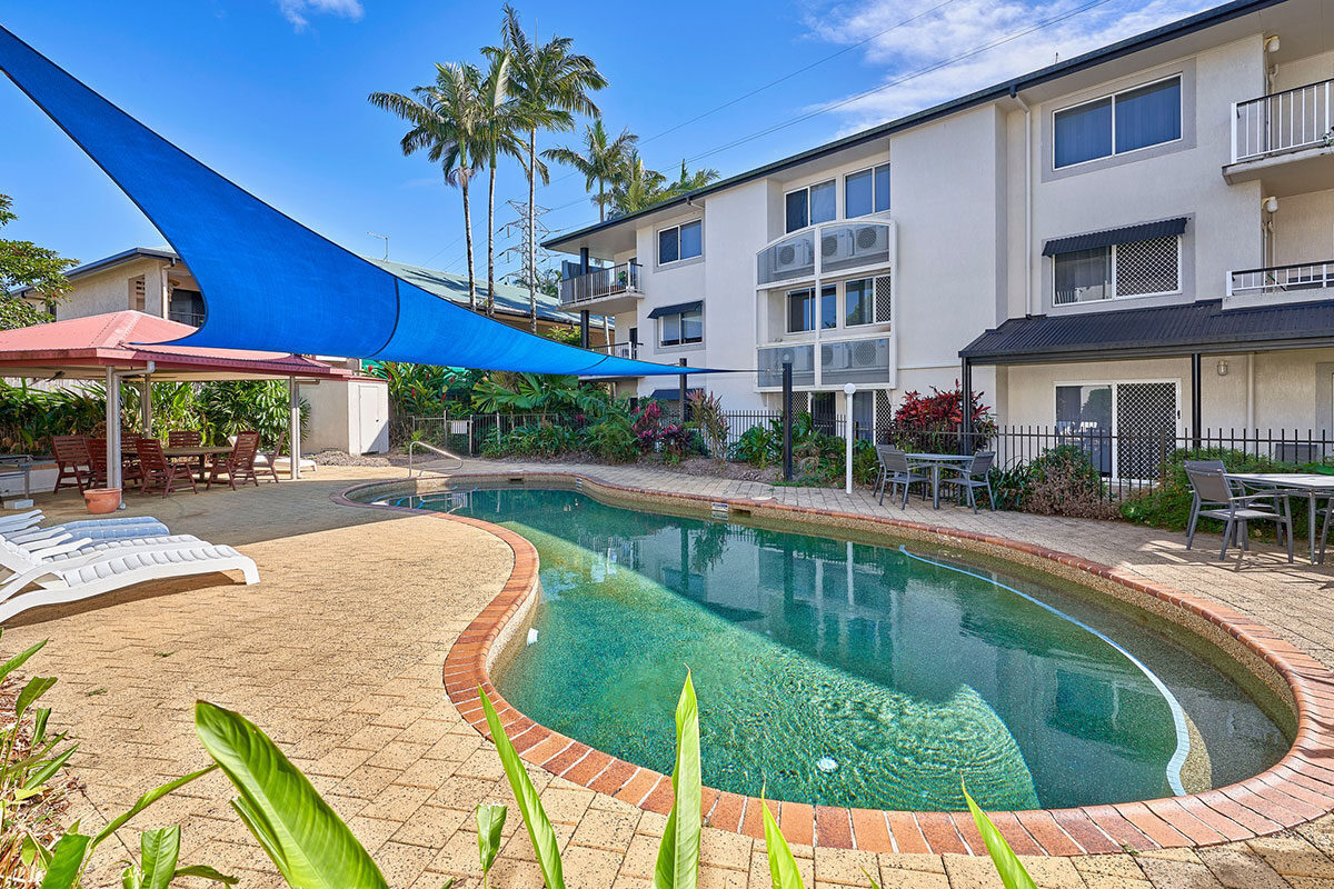 pool-cairns-reef